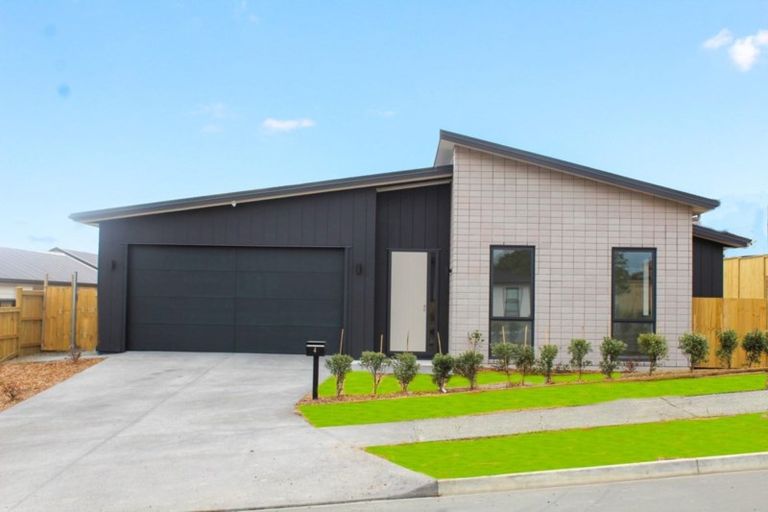 Photo of property in 8 Cadwil Drive, Beachlands, Auckland, 2018