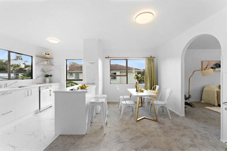 Photo of property in 34 Farwood Drive, Henderson, Auckland, 0612