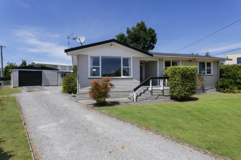 Photo of property in 34 Aubrey Crescent, Rainbow Point, Taupo, 3330