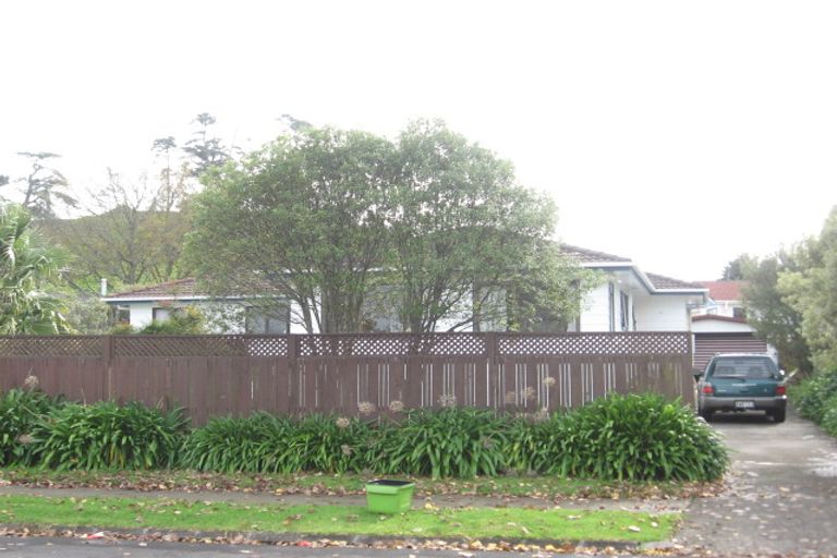 Photo of property in 41 Darren Crescent, Half Moon Bay, Auckland, 2012