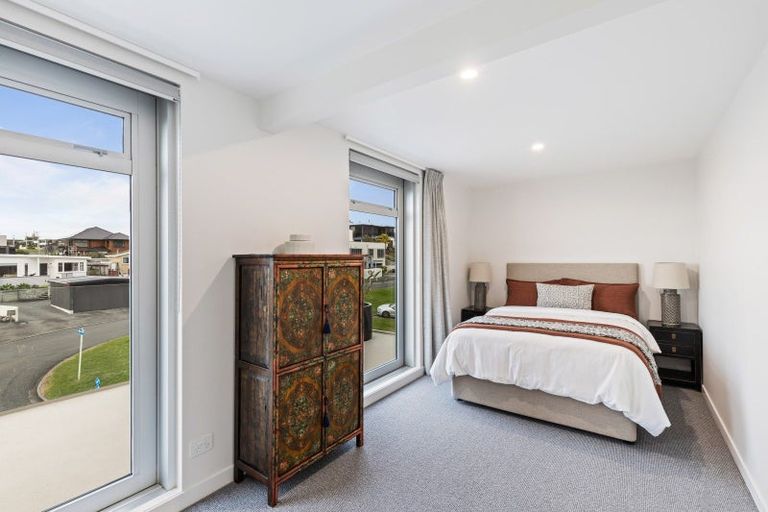 Photo of property in Weekeston Apartments, 2 Nobs Line, Strandon, New Plymouth, 4312