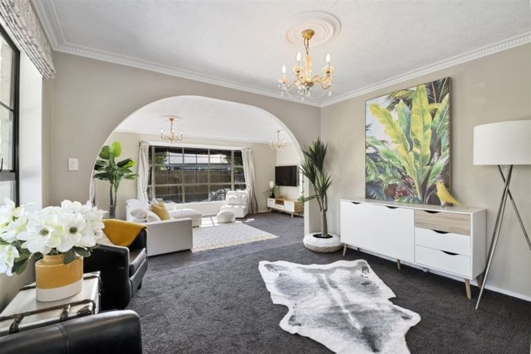 Photo of property in 274 Memorial Avenue, Burnside, Christchurch, 8053