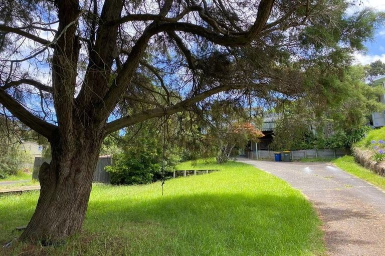 Photo of property in 34 Woodside Avenue, Northcote, Auckland, 0627