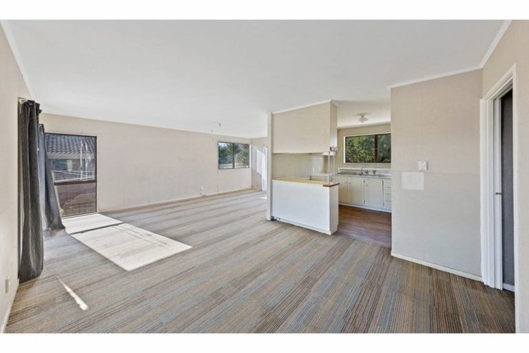 Photo of property in 1/41 Taitimu Drive, Weymouth, Auckland, 2103