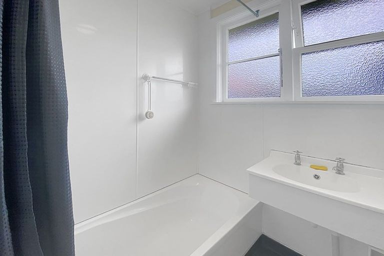 Photo of property in 4 Thames Street, Roslyn, Palmerston North, 4414