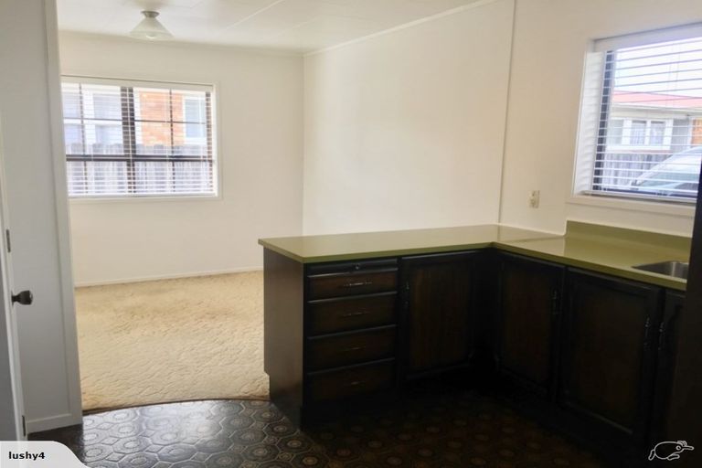 Photo of property in 1/2 Wolfe Street, Regent, Whangarei, 0112