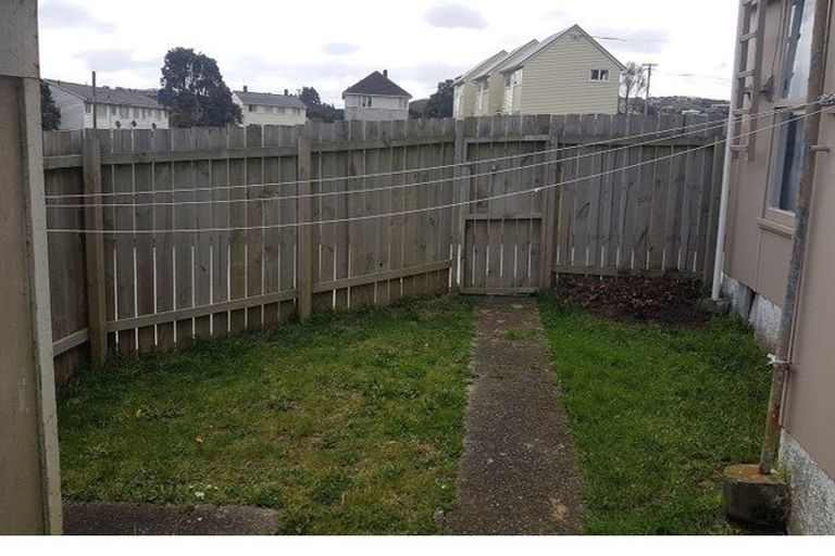 Photo of property in 5-7 Hazard Grove, Cannons Creek, Porirua, 5024