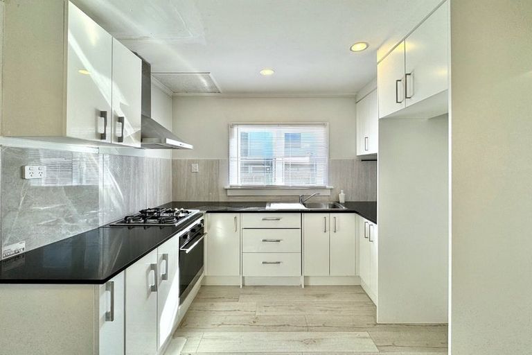 Photo of property in 43 Scotts Road, Manurewa East, Auckland, 2102