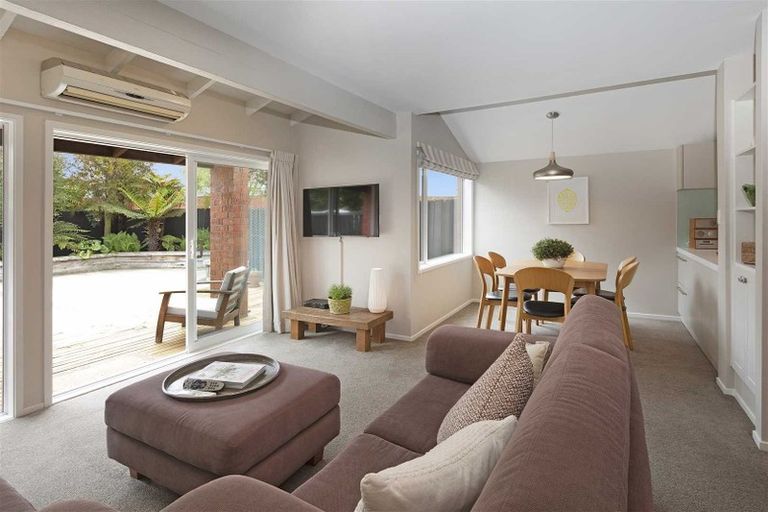 Photo of property in 2/193 Centaurus Road, Saint Martins, Christchurch, 8022