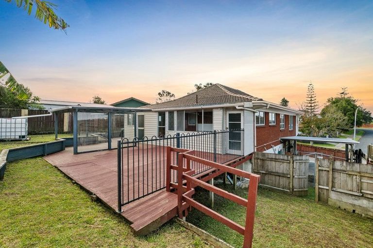 Photo of property in 5 Lendenfeld Drive, Papatoetoe, Auckland, 2025