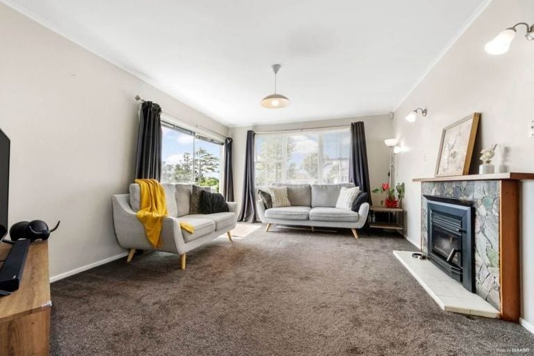 Photo of property in 87 Awaroa Road, Sunnyvale, Auckland, 0612