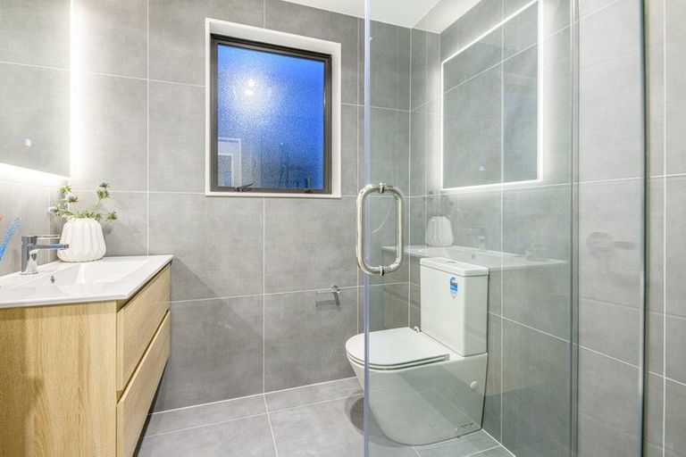 Photo of property in 32 Hea Road, Hobsonville, Auckland, 0616