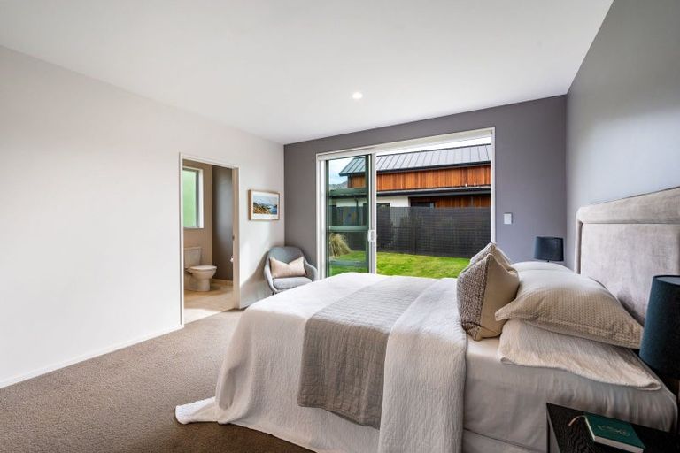 Photo of property in 10 Kelliher Drive, Wanaka, 9305