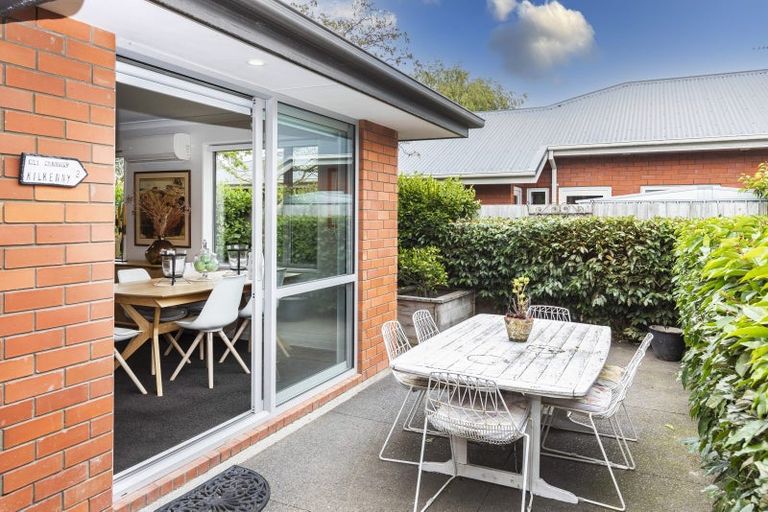 Photo of property in 1/11 North Avon Road, Richmond, Christchurch, 8013