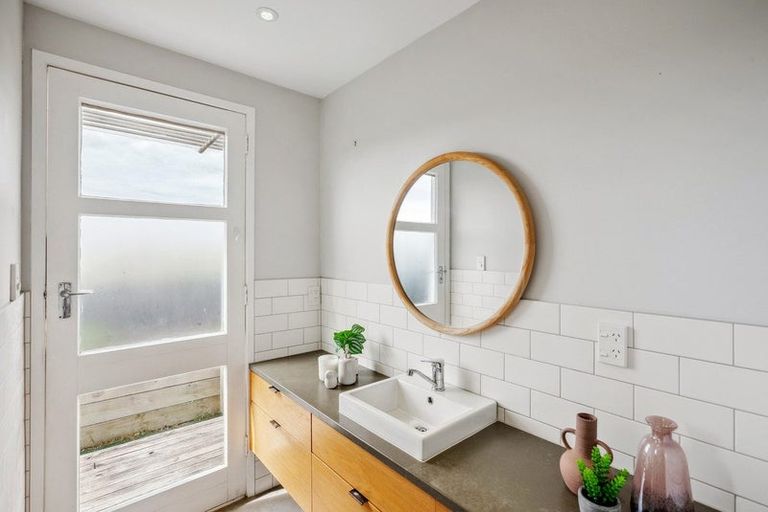 Photo of property in 29 Titoki Road, Waikanae Beach, Waikanae, 5036