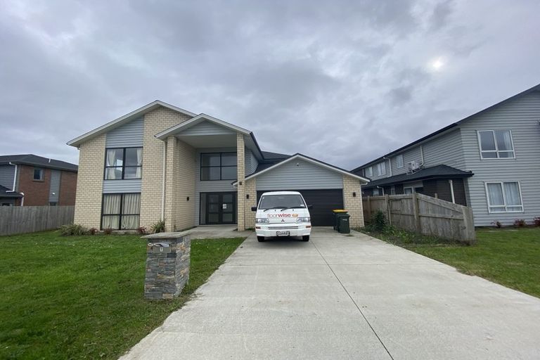 Photo of property in 7 Iwinuku Crescent, Wattle Downs, Auckland, 2103