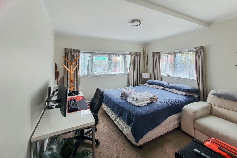 Photo of property in 5 West Coast Road, Glen Eden, Auckland, 0602