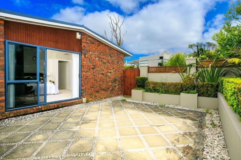 Photo of property in 88 Parr Terrace, Castor Bay, Auckland, 0620