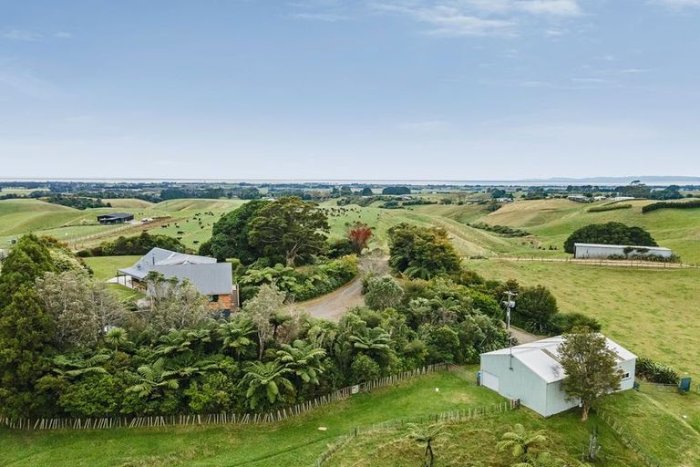 Photo of property in 890a Otaraoa Road, Tikorangi, Waitara, 4383