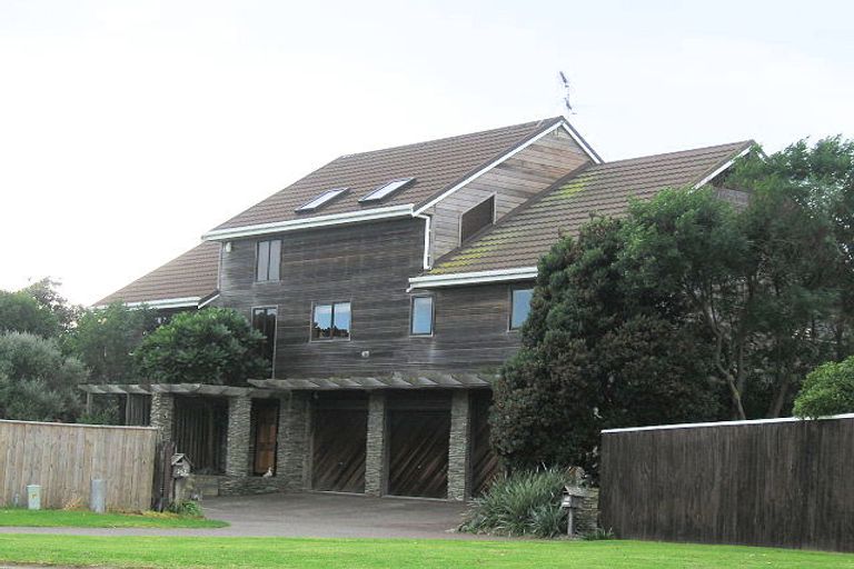 Photo of property in 265 Manly Street, Paraparaumu Beach, Paraparaumu, 5032