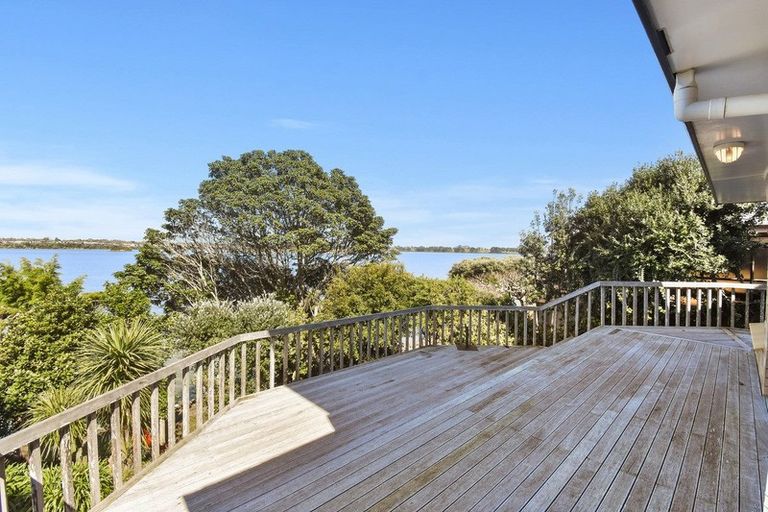 Photo of property in 25 Reynard Terrace, Conifer Grove, Takanini, 2112