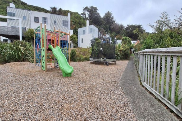 Photo of property in 67 Saddleback Grove, Karori, Wellington, 6012