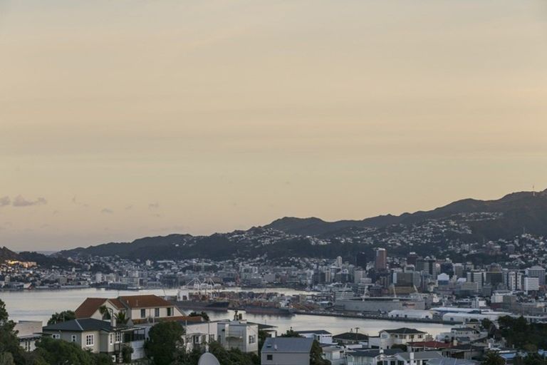 Photo of property in 7 Lakshmi Place, Khandallah, Wellington, 6035