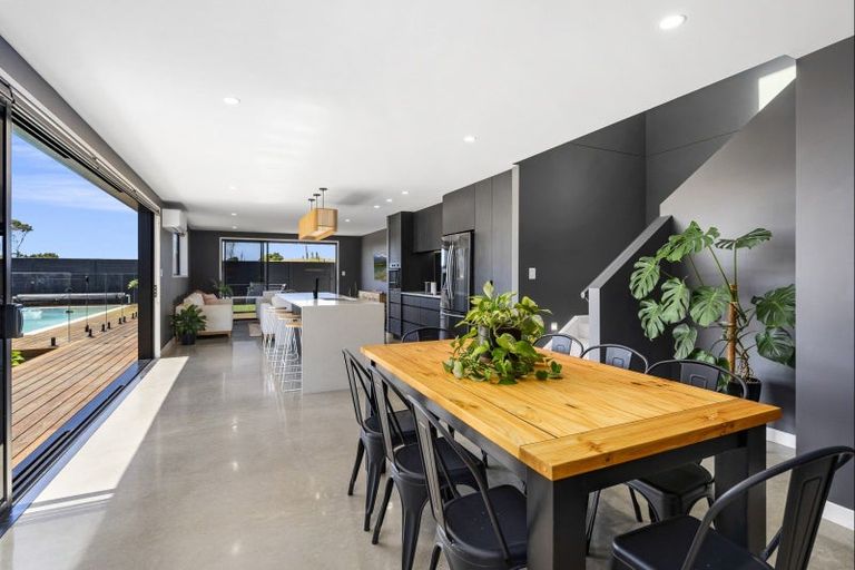 Photo of property in 12 Kuakua Close, Papamoa Beach, Papamoa, 3118