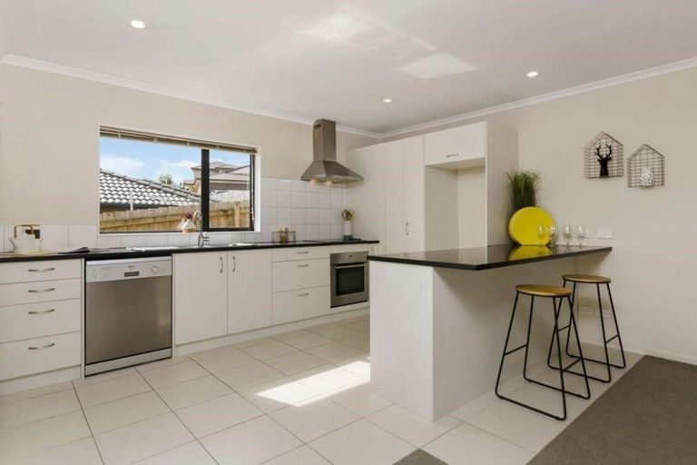 Photo of property in 65 Tiriwa Drive, Massey, Auckland, 0614