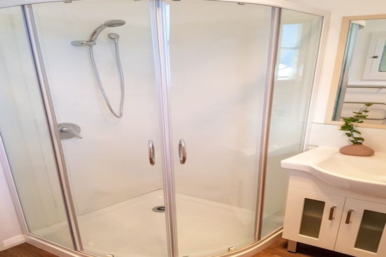 Photo of property in 39 Auburn Avenue, Upper Riccarton, Christchurch, 8041