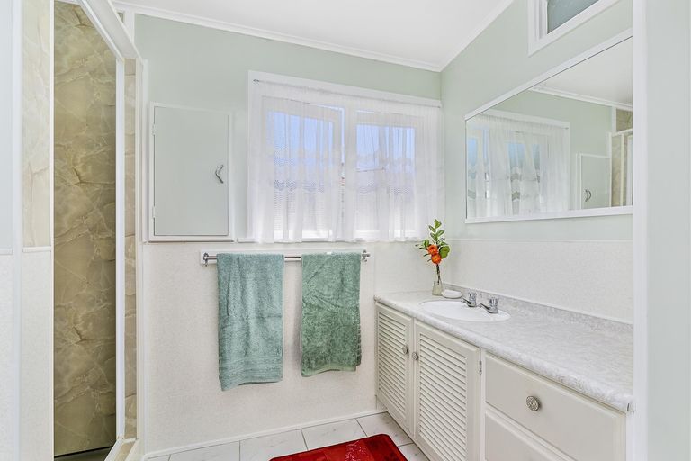 Photo of property in 193 Te Atatu Road, Te Atatu South, Auckland, 0610