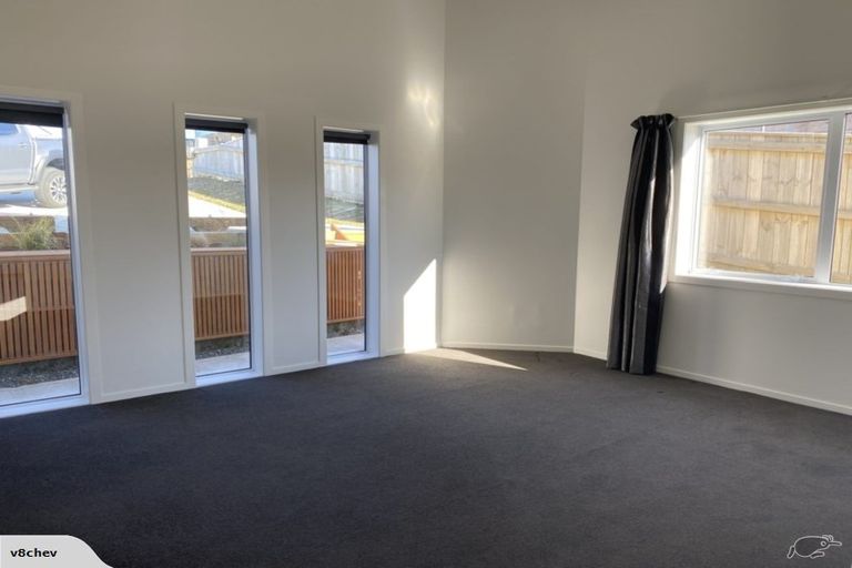 Photo of property in 2 Omaka Place, Aotea, Porirua, 5024