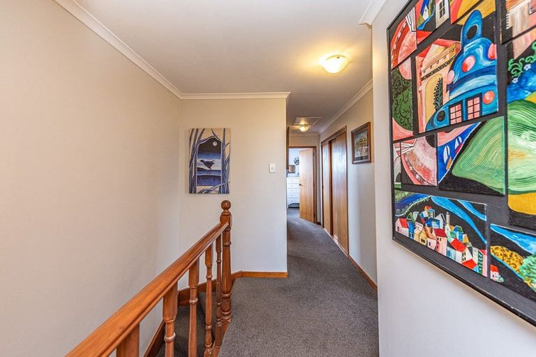 Photo of property in 1 Iwiroa Terrace, Durie Hill, Whanganui, 4500