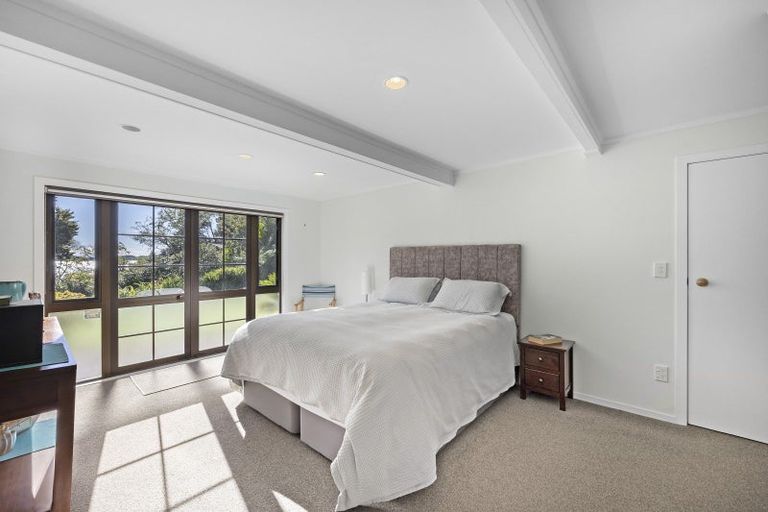 Photo of property in 6 Te Papa Road, Kawakawa Bay, Papakura, 2585