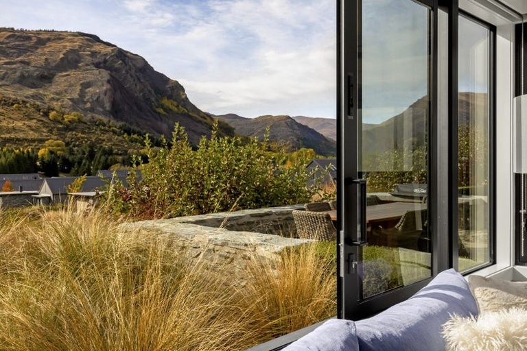 Photo of property in 4 Owen Marshall Lane, Arrowtown, 9371