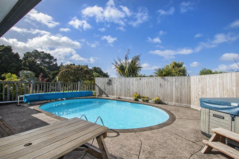 Photo of property in 28 Matarau Road, Matarau, Kamo, 0185