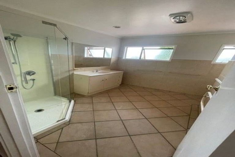 Photo of property in 228 Glamorgan Drive, Northcross, Auckland, 0630