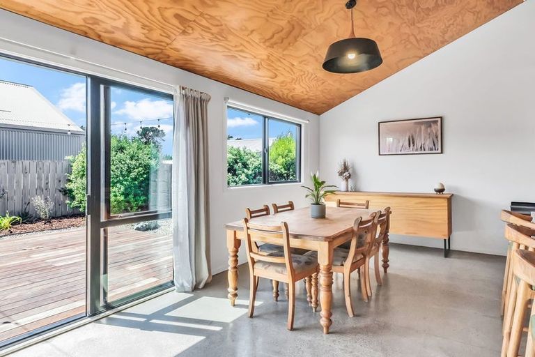 Photo of property in 16 Glen Oak Drive, Kirwee, Darfield, 7571