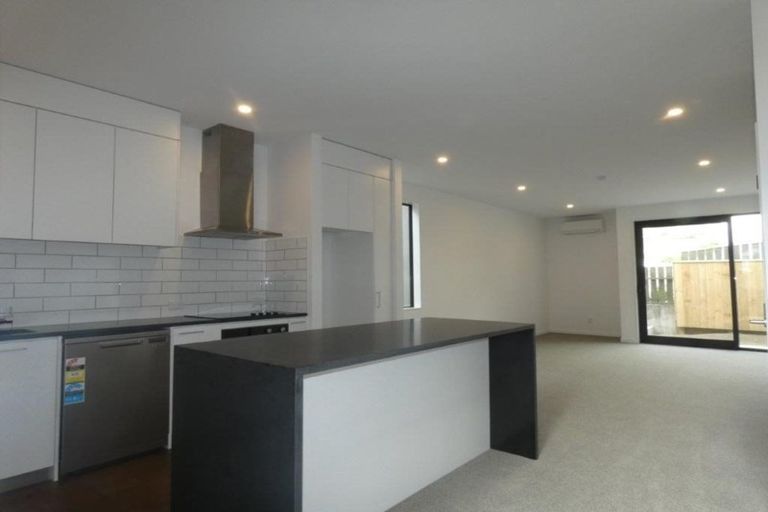 Photo of property in 11/20 Trent Street, Island Bay, Wellington, 6023