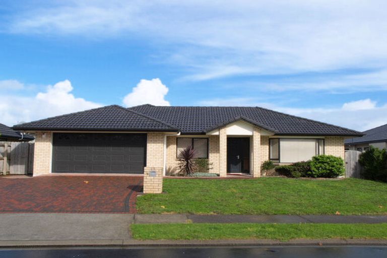 Photo of property in 5 Erne Crescent, East Tamaki, Auckland, 2016