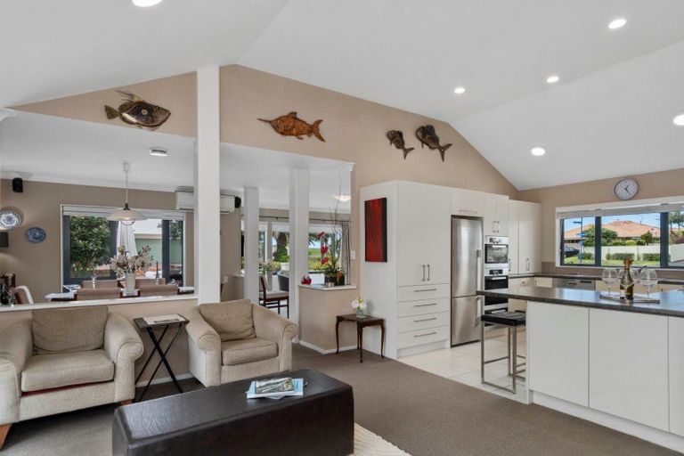 Photo of property in 16 Palm Beach Boulevard, Papamoa Beach, Papamoa, 3118