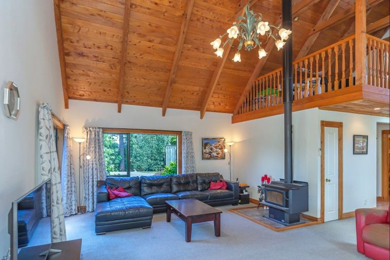 Photo of property in 120 Heatherlea Road West, Levin, 5575