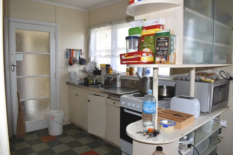 Photo of property in 84 Roberts Road, Te Atatu South, Auckland, 0610