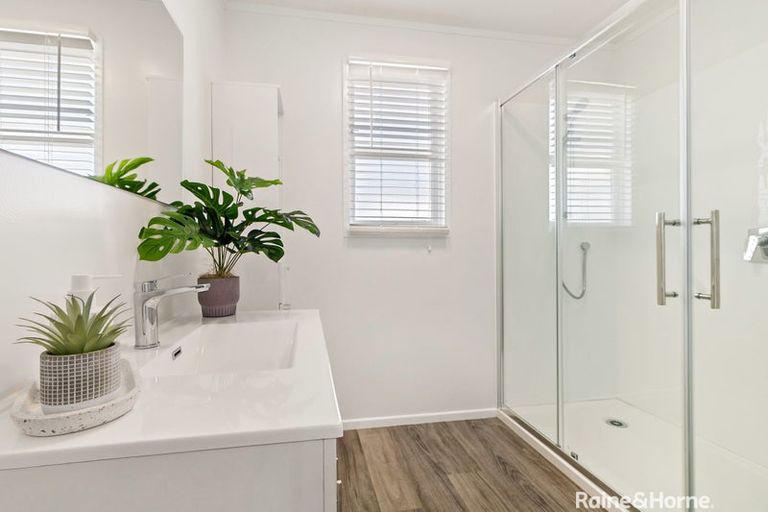 Photo of property in 10 Mahupuku Street, Greytown, 5712