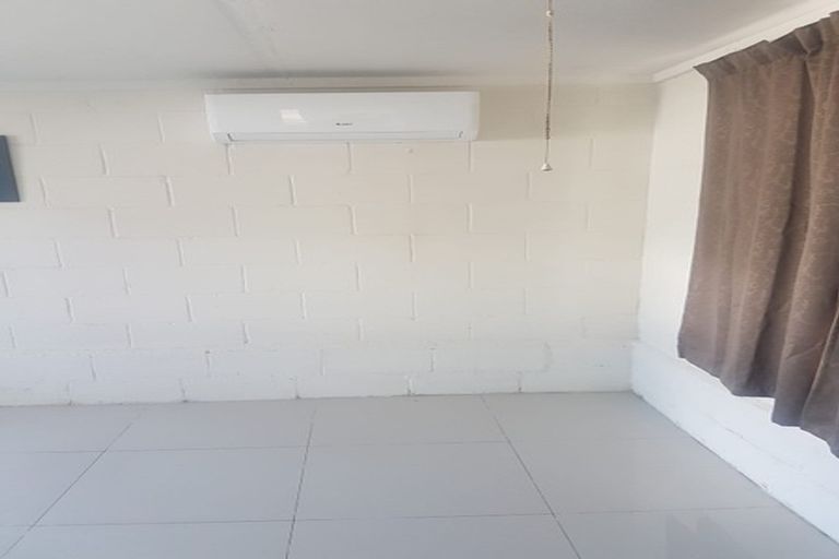 Photo of property in 20 Woodford Avenue, Henderson, Auckland, 0610