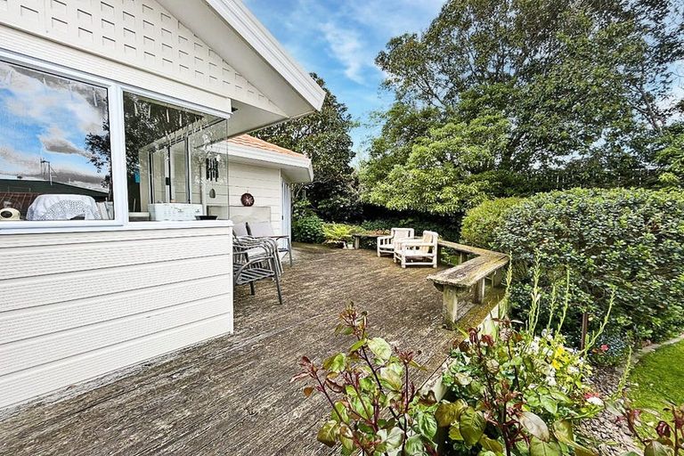Photo of property in 54 Dalfield Place, Highbury, Palmerston North, 4412