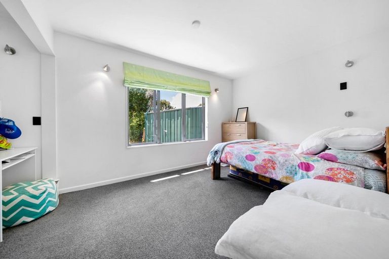 Photo of property in 8 Invincible Drive, Glenorchy, 9372
