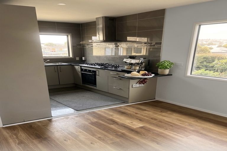 Photo of property in 3/35 Trimdon Street, Randwick Park, Auckland, 2105