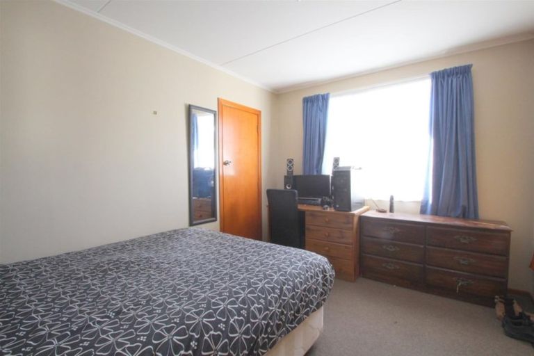 Photo of property in 17 Sword Street, Gore, 9710