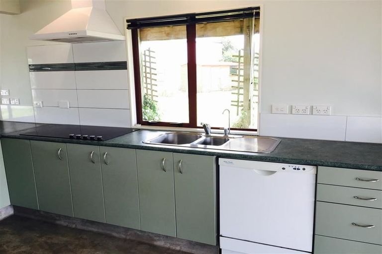 Photo of property in 151 Field Way, Waikanae Beach, Waikanae, 5036